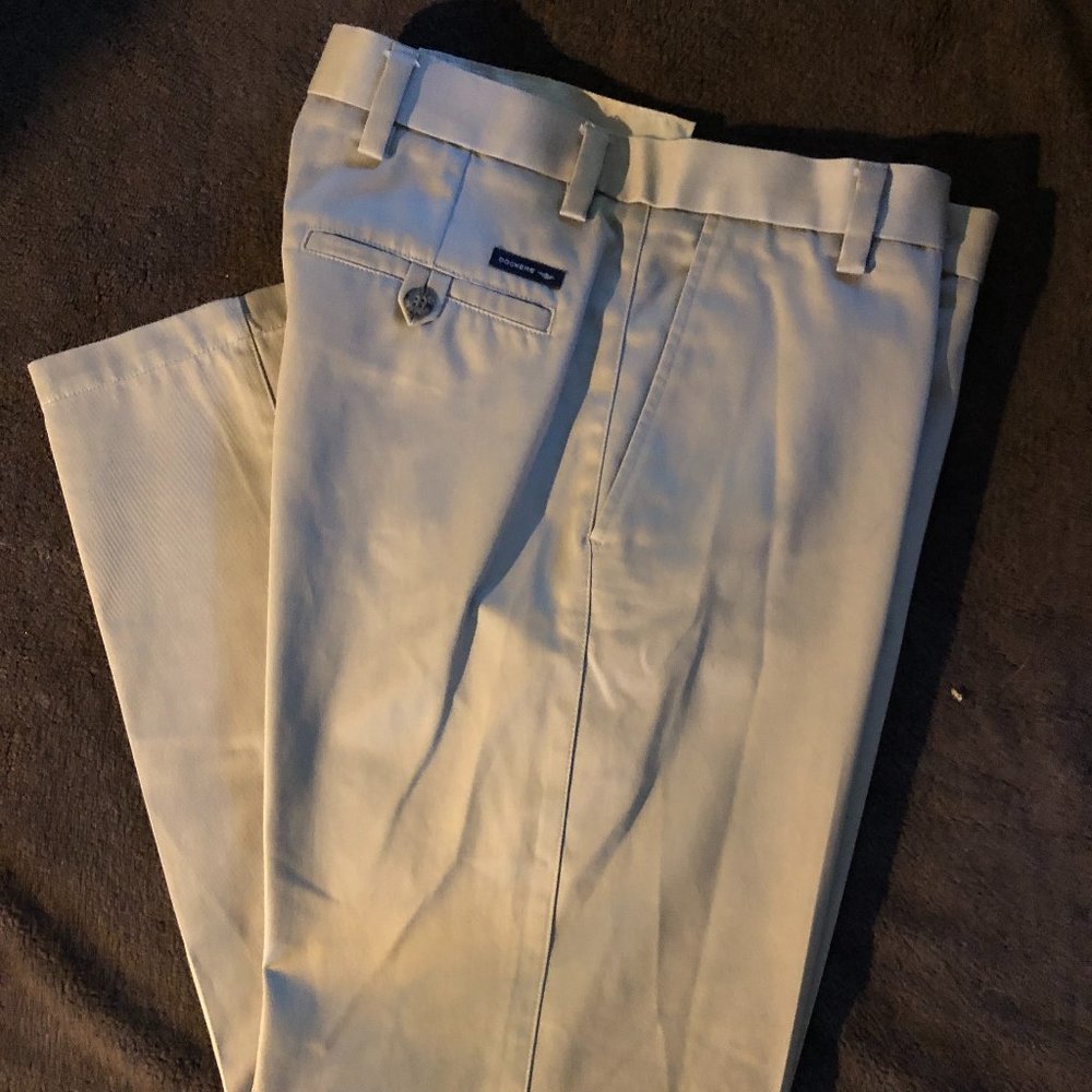 Men's Dockers 32" waist x 30" Inseam ~ Tan/Khaki ~ Flat Front ~ Straight Fit